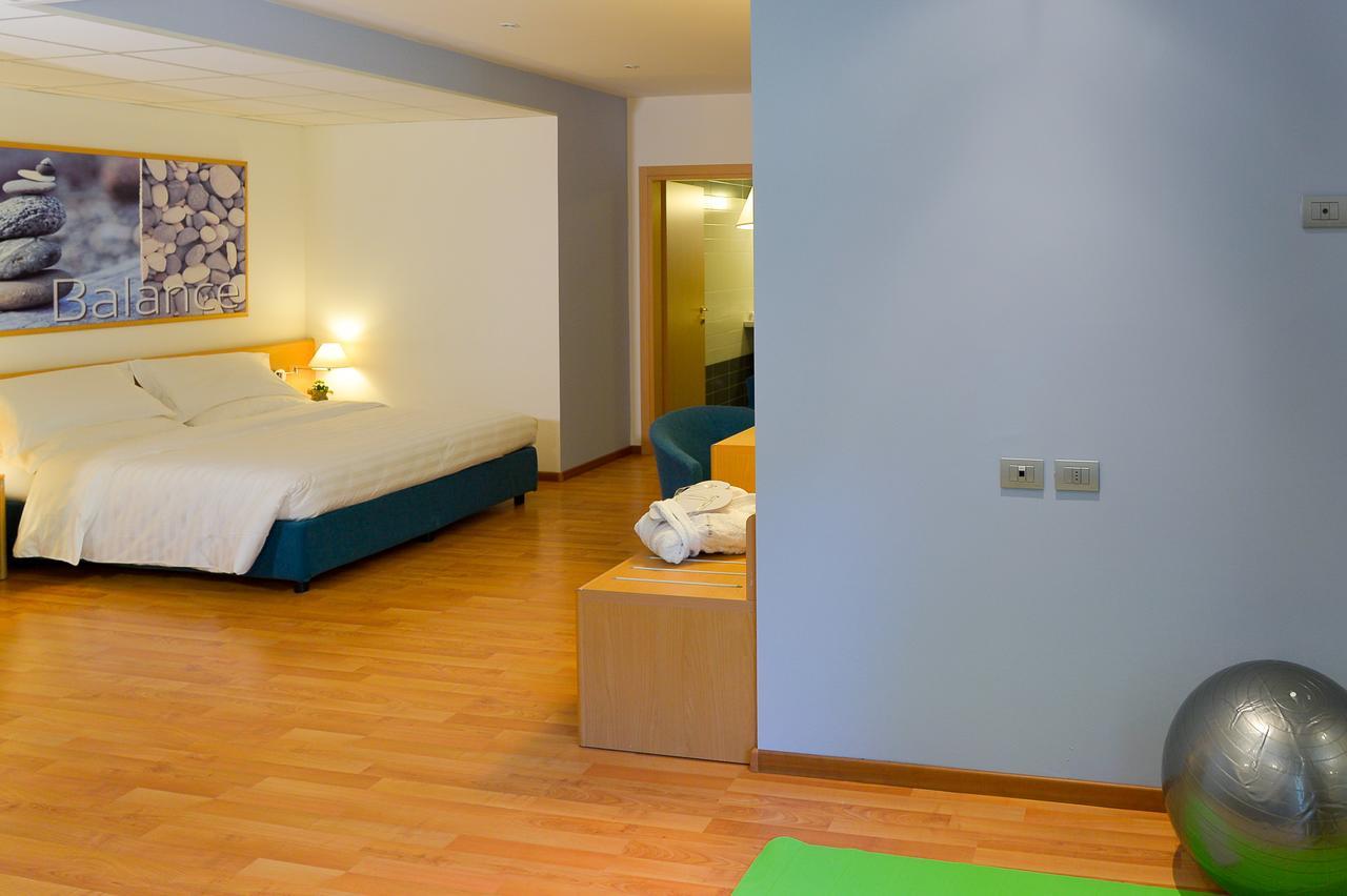 Vital Hotel Flora コマーノ・テルメ エクステリア 写真